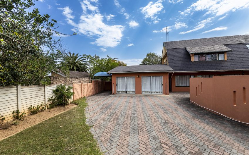 6 Bedroom House on Auction in King Williams Town Central