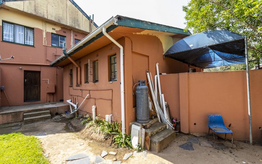 6 Bedroom House on Auction in King Williams Town Central